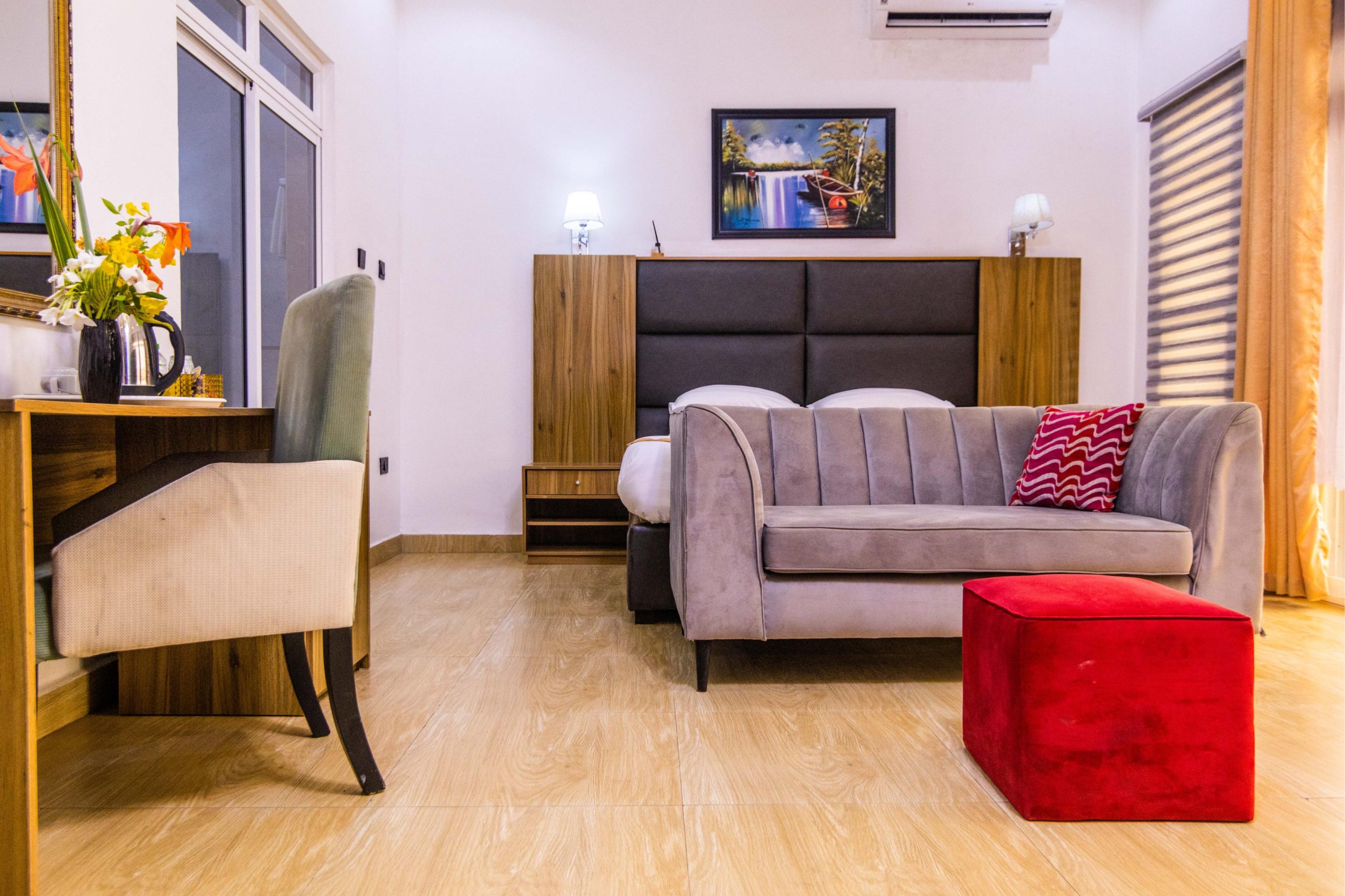 DELUXE SUITES (7)