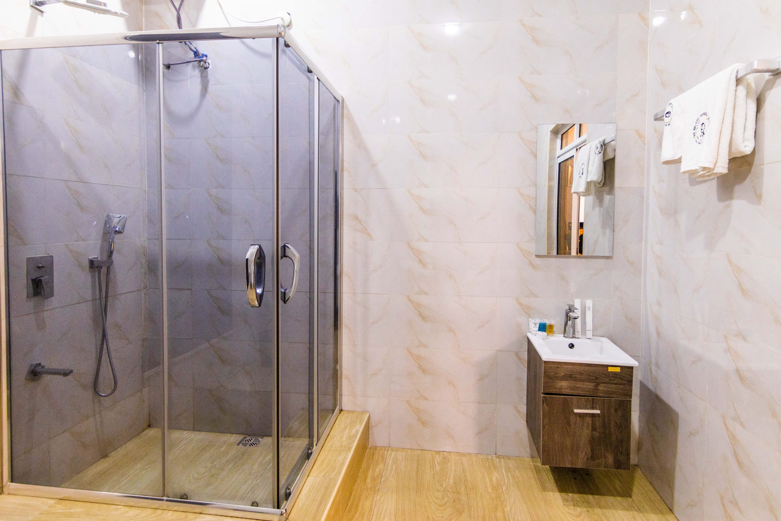 NMG ROOMS_100